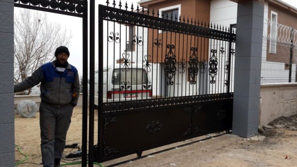 kılıç tel örgü kapı uygulamaları 8